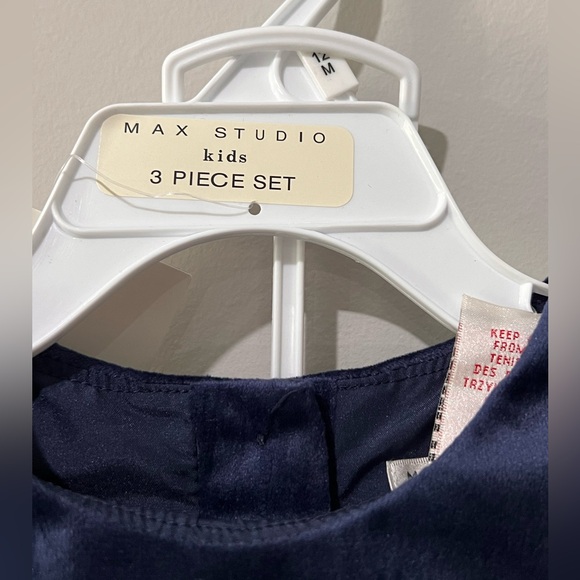 Max Studio KIDS Three Piece Set Size 12 Months - Picture 10 of 10